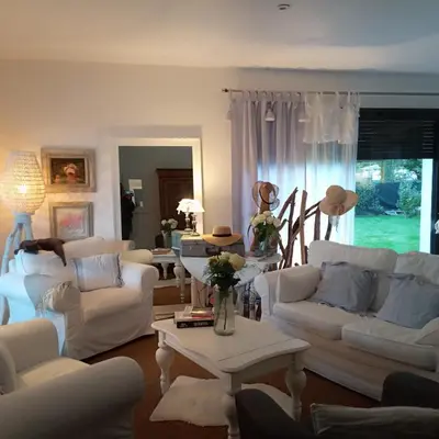 Coin salon dans l'établissement Maison neuve et chaleureuse