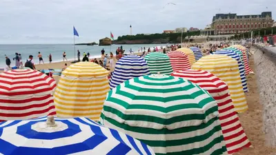 Vue générale sur la mer ou vue sur la mer prise depuis l'appartement