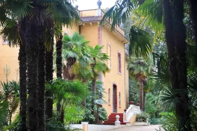 Jardin de l'établissement Château de Larunque, 15 p, piscine spa tennis - plages 30 mn