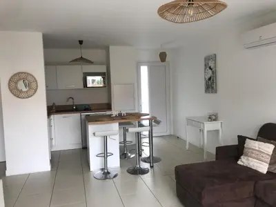 Cuisine ou kitchenette dans l'établissement A 1km de la plage - Le Pin -