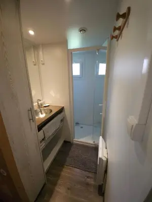 Salle de bains dans l'établissement AE village