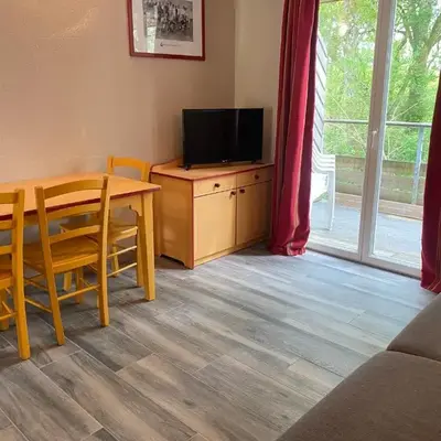 Appartement rénové pour 4 à 5 personnes à Cassen