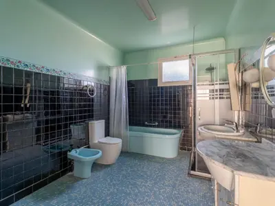Salle de bains dans l'établissement Maison 2* à 150m de l’océan, 6 pers, terrasse, jardin, proche activités - FR-1-50-93