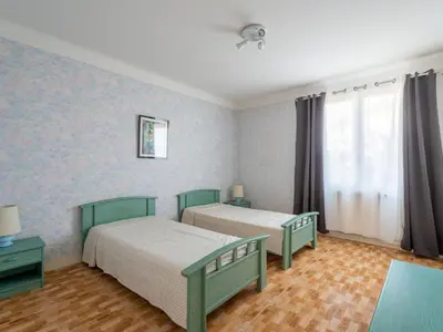 Un ou plusieurs lits dans un hébergement de l'établissement Maison 2* à 150m de l’océan, 6 pers, terrasse, jardin, proche activités - FR-1-50-93