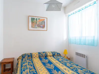 Un ou plusieurs lits dans un hébergement de l'établissement Appartement 2 étoiles à Mimizan Plage pour 4 personnes avec parking - FR-1-50-85