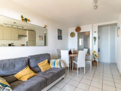 Cuisine ou kitchenette dans l'établissement Mimizan Plage: Appt pour 4 avec Parking et Accès Direct à la Mer - FR-1-50-89