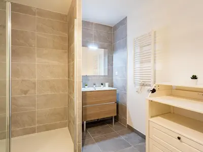 Salle de bains dans l'établissement Apartment Dune Blanche-2 by Interhome