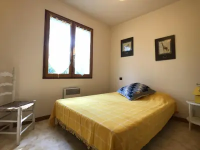 Un ou plusieurs lits dans un hébergement de l'établissement Maisonnette 3 chambres proche Océan - Animaux admis - FR-1-379-145