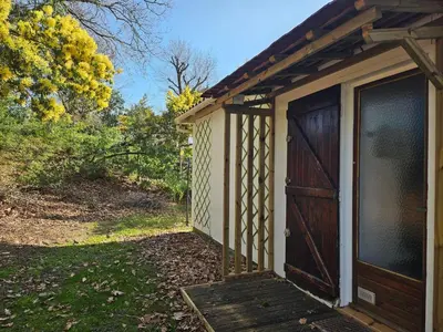 Jardin de l'établissement LA PETITE MAISON DU LAC