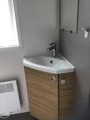 Salle de bains dans l'établissement MOBIL HOME 8 PERSONNES 4 ETOILES 16 HECTARES DE FORET 2 SALLES DE BAIN A MIMIZAN 40 m2 HAUT STANDING