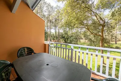 Balcon ou terrasse dans l'établissement Le Domaine du Golf de Pinsolle - maeva Home - Appartement 2 pièces 5 personnes - Confort MAE-2674