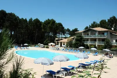 Piscine de l'établissement Le Domaine du Golf de Pinsolle - maeva Home - Appartement 2 pièces 6 personnes - Confort MAE-2684 ou située à proximité