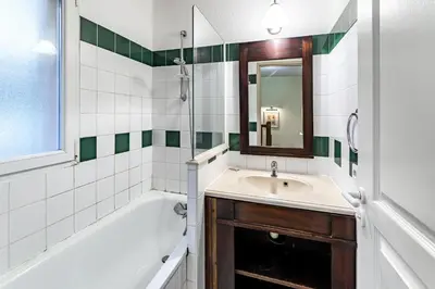 Salle de bains dans l'établissement Les Maisons du Domaine du Golf de Pinsolle - maeva Home - Maison 3 pièces 6 personnes - Sélection MAE-9804
