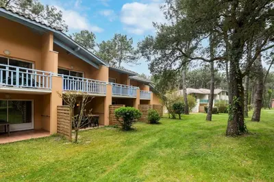 Jardin de l'établissement Les Maisons du Domaine du Golf de Pinsolle - maeva Home - Maison 3 pièces 6 personnes - Sélection MAE-9804