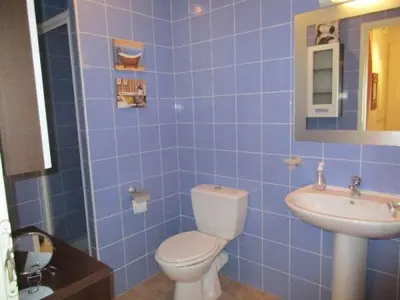 Salle de bains dans l'établissement Appartement T2 Cabine, 6 pers, Terrasse Sud, Parking - FR-1-379-146