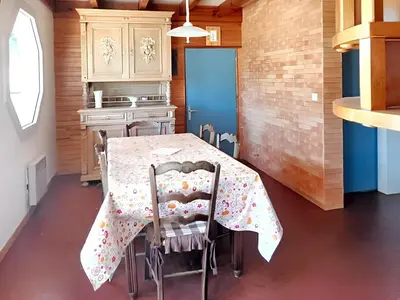 Cuisine ou kitchenette dans l'établissement Maison accueillante à Vielle-Saint-Girons avec jardin et cheminée