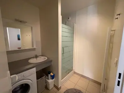 Salle de bains dans l'établissement Les Tourterelles
