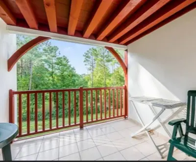 Balcon ou terrasse dans l'établissement Biscarrosse Lac-Domaine de Gascogne- avec piscine