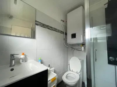 Salle de bains dans l'établissement Bocage 1