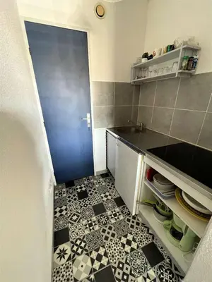 Cuisine ou kitchenette dans l'établissement Réf 561 Seignosse océan , Studio classé 1 étoile à 200m de la plage, idéal couple