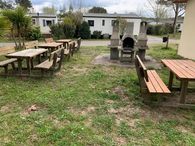 Jardin de l'établissement Le mobilhome de Evelyne et Serge