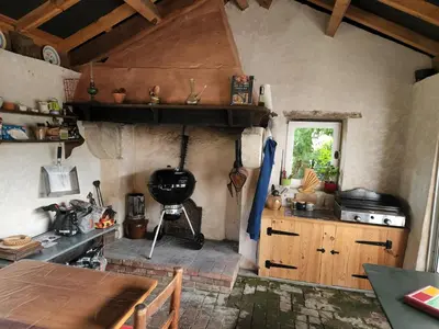 Cuisine ou kitchenette dans l'établissement l'Airial de Larroque