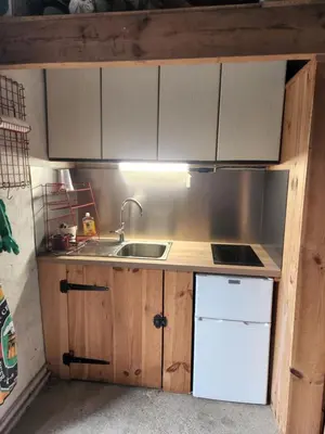 Cuisine ou kitchenette dans l'établissement l'Airial de Larroque