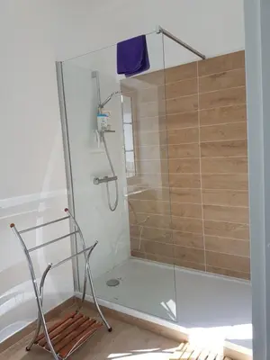 Salle de bains dans l'établissement l'Airial de Larroque