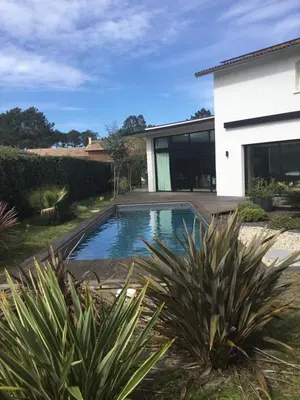 Piscine de l'établissement La villa du golf - chambre d hôtes ou située à proximité