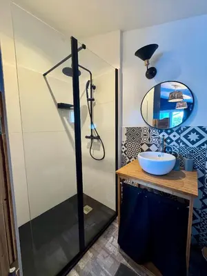 Salle de bains dans l'établissement Logement indépendant Bassin d'Arcachon