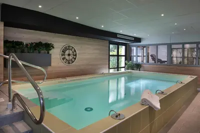 Piscine de l'établissement Domitys Les Sources de Gascogne ou située à proximité