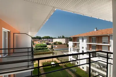 Balcon ou terrasse dans l'établissement Domitys Les Sources de Gascogne