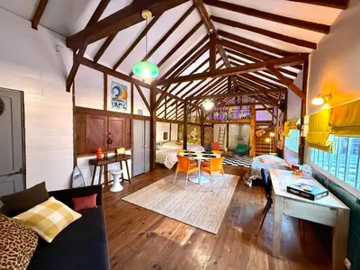 Coin salon dans l'établissement Authentique villa du XIX e siècle avec piscine