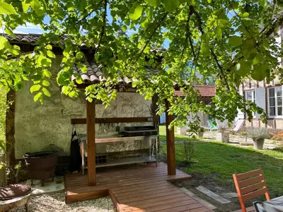 Jardin de l'établissement Authentique villa du XIX e siècle avec piscine