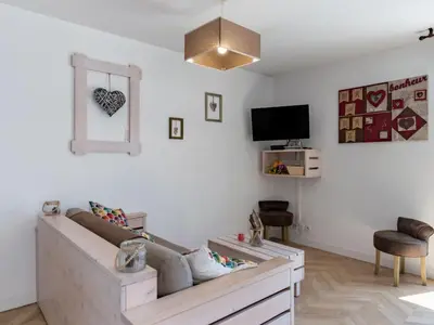 Télévision ou salle de divertissement dans l'établissement Apartment Les jardins de l'oyat-1 by Interhome