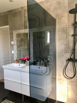 Salle de bains dans l'établissement Agréable suite - Bassin Arcachon