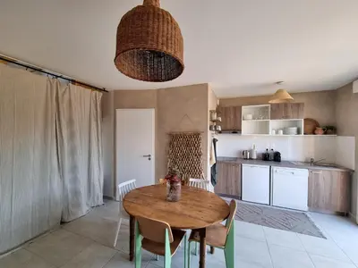 Cuisine ou kitchenette dans l'établissement La Cabane de Jeanne ~ 10 minutes à pied de l'océan