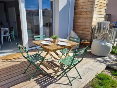 Terrasse ou espace extérieur de l'établissement La Cabane de Jeanne ~ 10 minutes à pied de l'océan