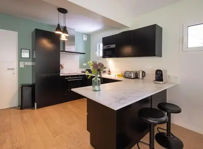 Cuisine ou kitchenette dans l'établissement Sable Etoilé - Maison cozy espace&confort à 1km du Golf d'Arcachon