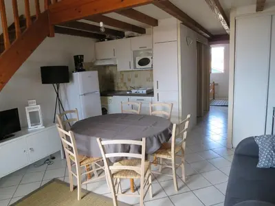 Cuisine ou kitchenette dans l'établissement Les Flots Bleus Etage