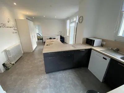 Cuisine ou kitchenette dans l'établissement Boulevard de lattre de tassigny RDCh