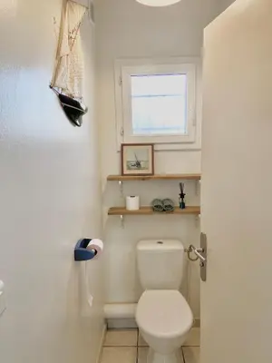 Salle de bains dans l'établissement Grand appartement en résidence calme avec piscine
