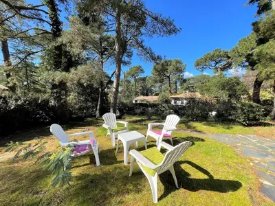 Jardin de l'établissement Villa de 135m² avec Jardin Clos, 4 Chambres pour 8 Pers, Proche Plage et Centre - Pyla sur Mer - FR-1-420-115