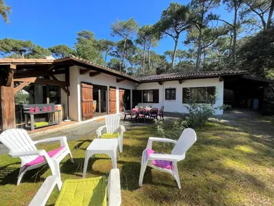 Jardin de l'établissement Villa de 135m² avec Jardin Clos, 4 Chambres pour 8 Pers, Proche Plage et Centre - Pyla sur Mer - FR-1-420-115