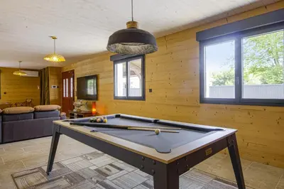 Billard dans l'établissement Maison L'Atipik - Welkeys