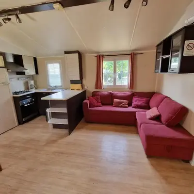 Grand Mobile home dans camping
