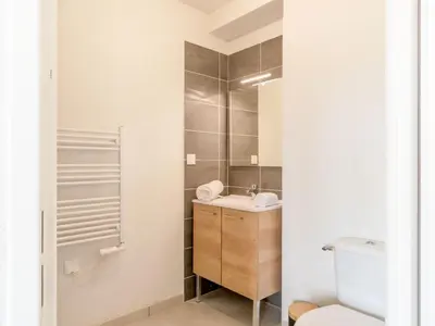 Salle de bains dans l'établissement Apartment SC C06 by Interhome