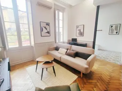 Coin salon dans l'établissement Okera