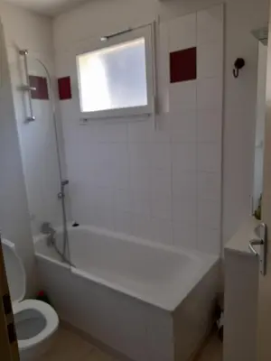 Salle de bains dans l'établissement Appartement les Terrasses du Lac