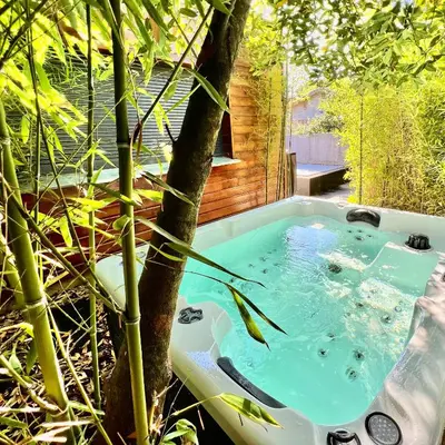 Jardin de l'établissement La Villa Canopée - Piscine chauffée-Fibre-Clim-Jacuzzi